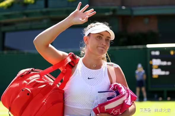 对他充满期 对他充满期